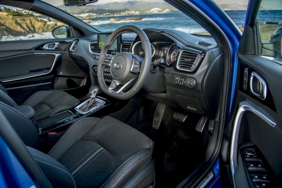 Интерьер Kia ProCeed GT Line S 2019 года  (UK) (фото 37 из 41)
